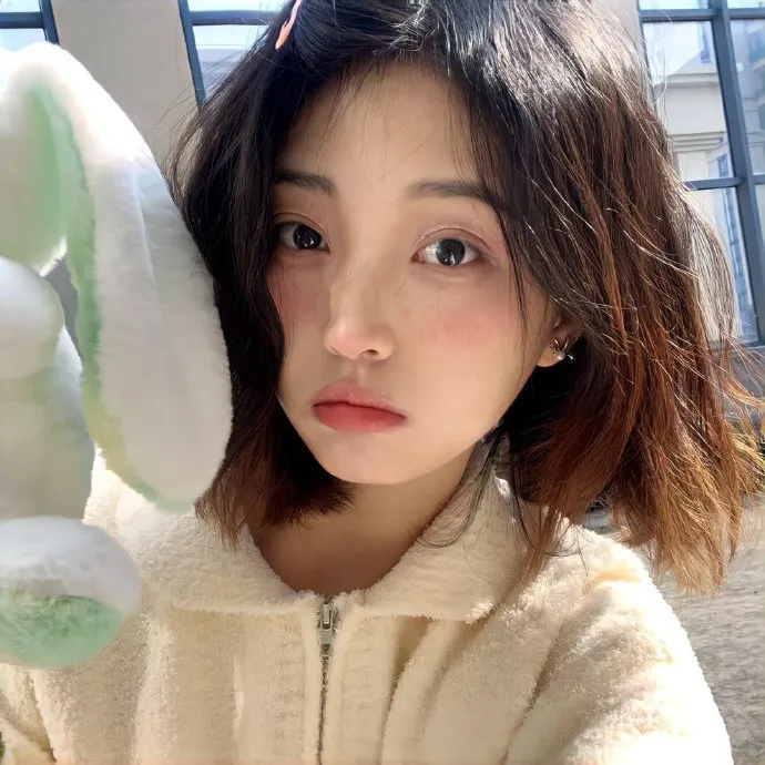 【大尺度血腥】《大逃杀》北野武未删减修复版：荒岛吃鸡鼻祖，同班同学被逼互相残杀的极度残酷实验