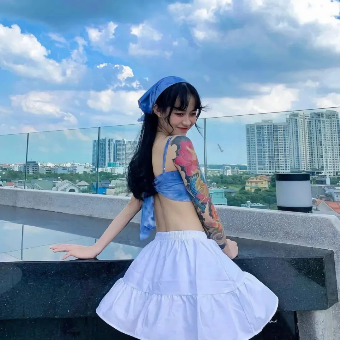 动作悬疑爽剧《杀人者的购物中心》李栋旭：叔叔留下巨额遗产与致命武器，侄女极限求生