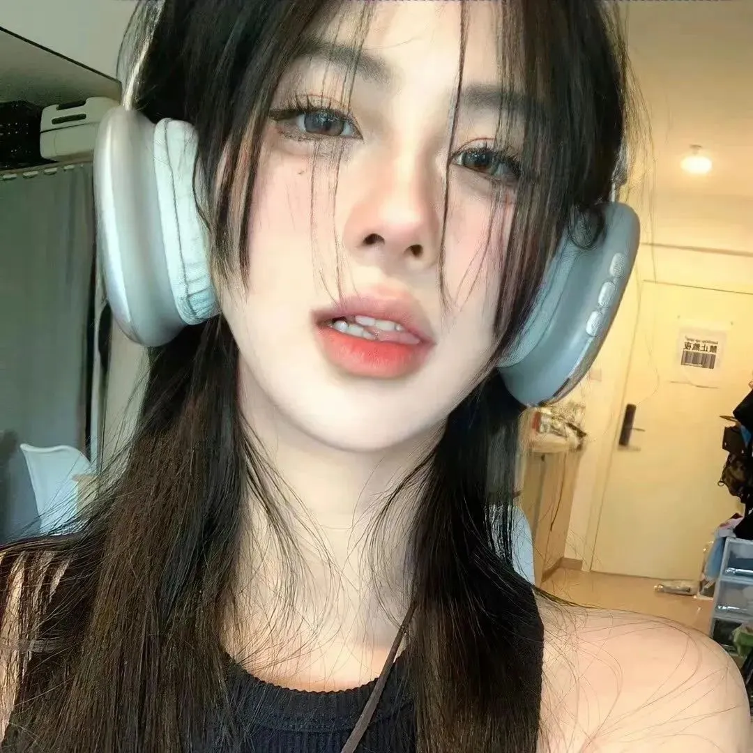 【独居女性噩梦】《门锁》孔晓振主演未删减版：床下有人！独居女孩每天遭遇的致命偷窥